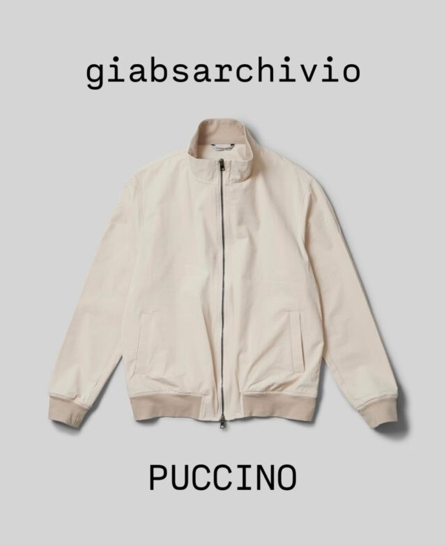 ◀︎giabsarchivio▶︎

ジャブスアルキビオの人気は、パンツだけじゃない⁉️

ジャブスの定番フーディ`プッチ‘のシルエットをベースに衿のデザインを変えてシンプルなデザインに仕上げたスタンドカラーブルゾン、プッチーノ◎

プッチ譲りの細身のシルエットによりアウターのみならず、コートのインナーとしても使えるユーティリティブルゾン❤︎

NEWファブリックのSHAKA NUME RIP / シャカヌメリップ🎶

ジャブスらしいスポーティなナイロンファブリック：シャカヌメをリップ組織にした新素材。従来のナイロンにはない格子状の男らしい表情と耐久性が魅力。リップ組織でありながらストレッチ性も備わった希少な素材。

要チェックは、パンツ“MANFRED“の同生地もご用意◎

セットアップでのオススメも可能です✨

#giabsarchivio 
#ジャブスアルキビオ
#セットアップ
#セレクトショップ
#日田

@remix_homme 
@landmark_1f
@r_sasebo_remix 
@r_sasebo_remix_2
@r_sasebo_marina