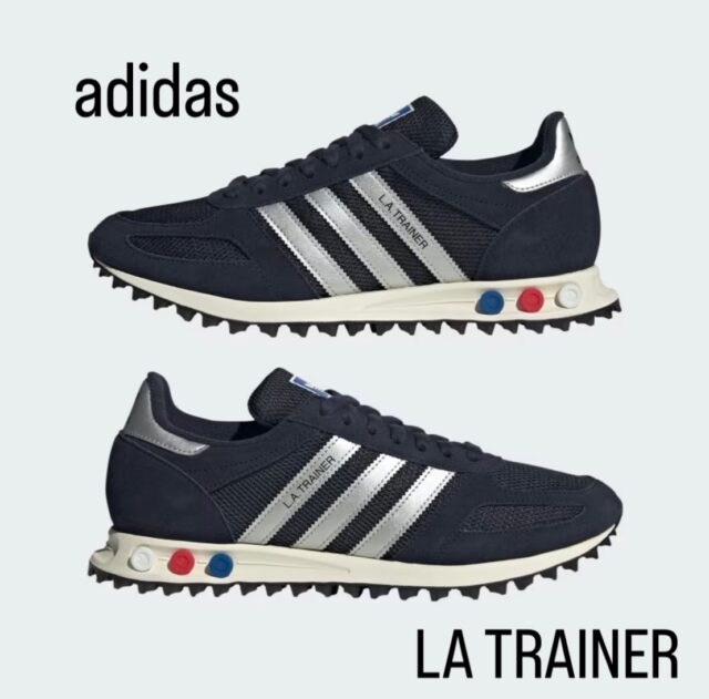 ◀︎adidas▶︎

adidasから、LA TRAINER OGが到着しました🎶

形状をブラッシュアップしたミッドソールにより、ワンランク上の快適な履き心地を実現した一足✨

ストリートを席巻した初代LA トレーナーに敬意を捧げる、LA トレーナー OG。ヴィンテージな雰囲気を再現するためにシルエットを見直し、当時のアイコニックな脱構築的なルックスと履き心地を蘇らせた一足です。

目の細かいメッシュのアッパーに上質なスエードのオーバーレイをあしらい、スタイル性と耐久性を兼ね備えたデザイン。ギザギザのストライプと、合成皮革のヒールマスタッシュが、クラシックなアディダスらしさをプラス。アイコニックなヒールプラグを備え、形状をアップデートしたミッドソールが、一歩ごとに優れたクッショニングと快適さを実現。

街中を歩くときも、カジュアルなお出かけのときも、ラグラバーアウトソールが信頼できるグリップ力を発揮する。進化した快適な履き心地と、アディダス オリジナルスらしい伝統的なスタイルを一度に楽しめる。

#adidas
#アディダス
#スニーカー
#セレクトショップ
#大分

レトロ顔😍サイズが揃っているうちに💨

@remix_homme 
@landmark_1f
@r_sasebo_remix 
@r_sasebo_remix_2
@r_sasebo_marina