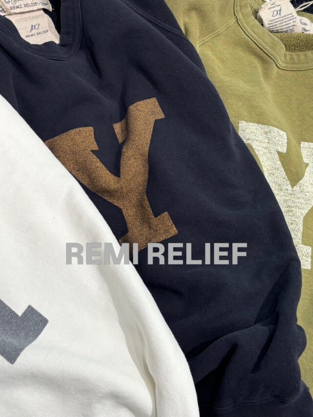 ▫️REMI RELIEF▫️

COTTON　100％
裏毛に使用している糸は、アメリカはニューメキシコ州内のアルバレス農場で栽培されたオーガニックコットンの「落ち綿」使用しています。

コシと張りが特徴の糸をゲージギリギリで編み立てとても度の詰まった硬い裏毛を使用しています。
起毛していない裏毛なので1年を通して使いやすい生地です。

３color
税込16,500
ーーーーーーーーーー
▫️Munich▫️

ヴィンテージリヨセルナイロンルーズワイドパンツ

リラックス感強めの1タックワイドシルエットにゴムベルトのウエスト仕様でデイリーに使えるイージーな穿き心地のパンツです。

ショート丈やコンパクトなトップスと相性がよく、タンクトップやTシャツからブラウス合わせまで幅広いアイテムと組み合わせできるアイテムです✨

2color
税込¥19,800

#munich #ミューニック 
#remirelief #レミレリーフ #スウェットコーデ