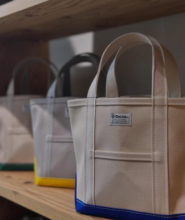 ORCIVAL
キャンバストートバック　スモール
ガシガシ使える、デイリーに嬉しいバッグ！
newカラー入荷しました🌸

高密度4号帆布のキャンバス地を使用し、しっかりとしたハリ感があるので、型崩れすることなく、腕に掛けても手に持ってもキレイなシルエットを保ちます。フロントにはORCIVALお馴染みのネームタグがあしらわれています。

¥11.000+税

#日田セレクトショップ#リミックス
#オーシバル#キャンバスバック#トートバック

ランドマーク店
📞0973-25-6050
配送も承ります。
お問い合わせはDMまたはお電話下さい✨

オム店(メンズ)のインスタはこちら
☞@remix_homme