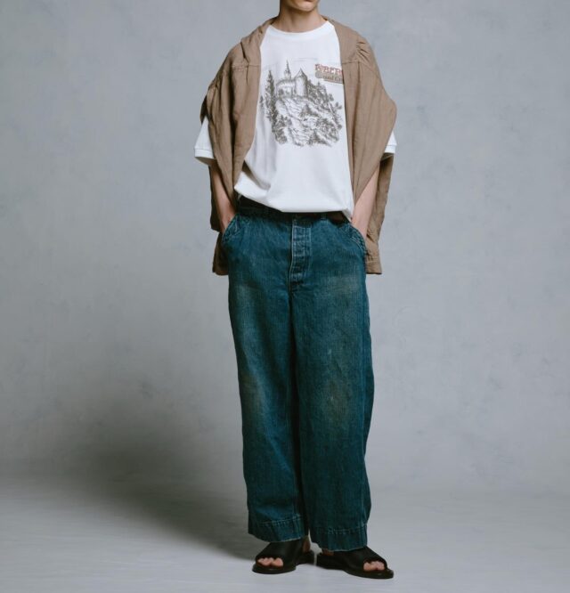 ◀︎AUBERGE▶︎

AUBERGEからTシャツが到着しました✨

ギザコットン使用の超度詰天竺使用。
極めて美しい白度を持った超長綿天竺です✨

胸元にフランスの田舎の葡萄棚をイメージしたイラストを描きました。GRANDO CRUクリュとは最高の畑の意味です。

#auberge
#オーベルジュ
#Tシャツ
#セレクトショップ
#大分

ぜひ、サイズがあるうちに🎶